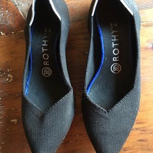Rothy’s black flats